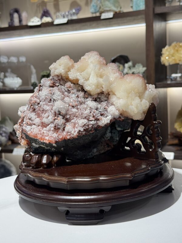 紅魚眼石共生沸石