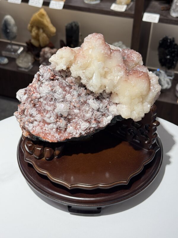 紅魚眼石共生沸石